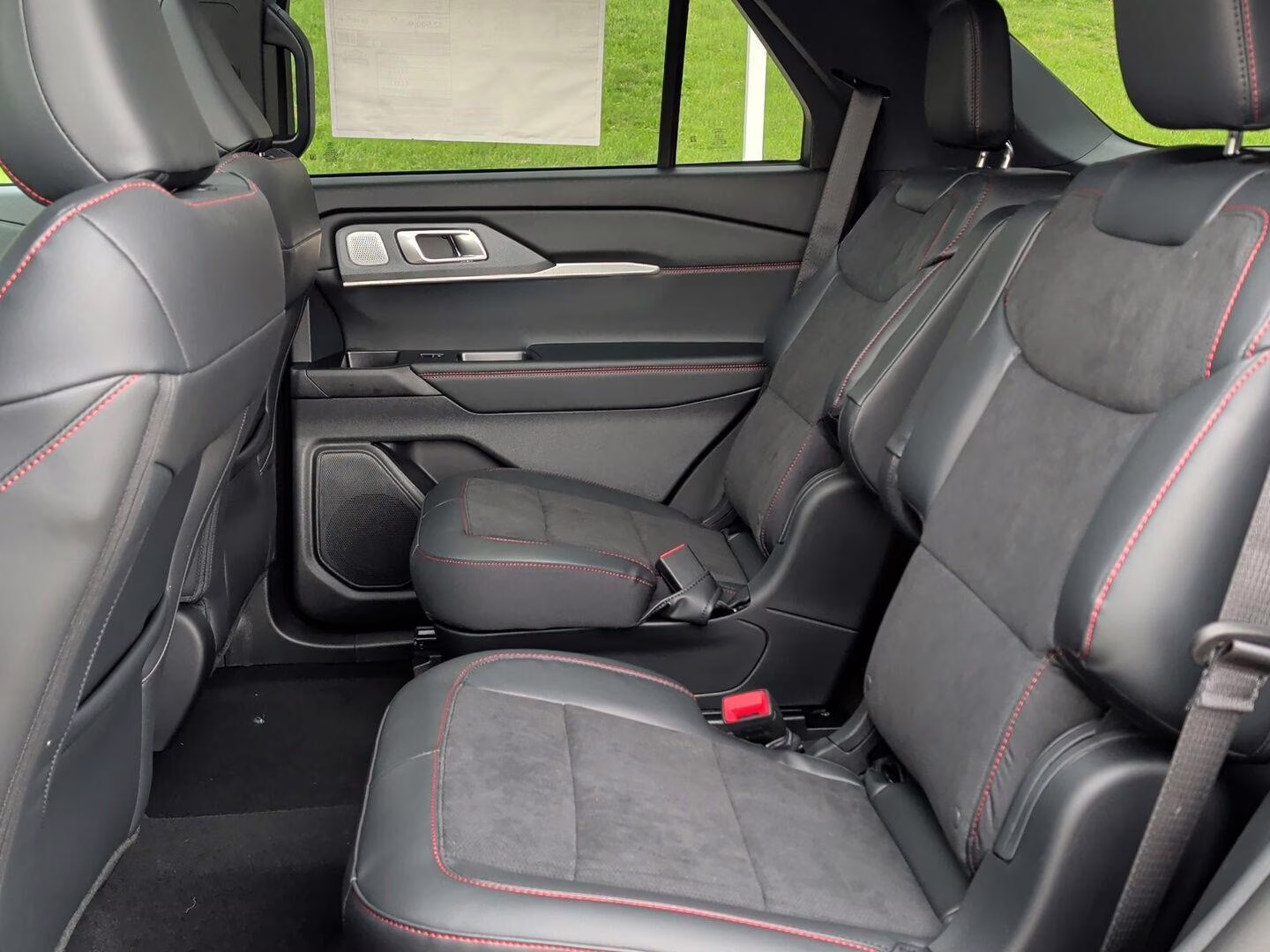 2026 Agate Black Metallic Ford Explorer ST 4X4 SUV