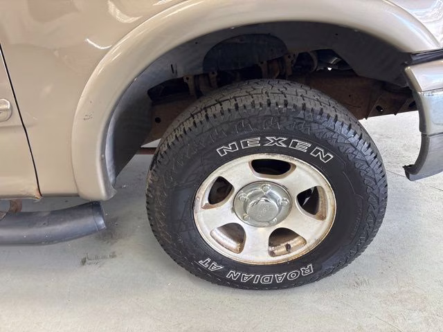 2001 Arizona Beige Clearcoat Metallic Ford F-150 XLT 4X4 Truck