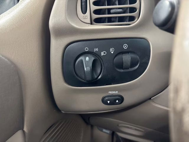 2001 Arizona Beige Clearcoat Metallic Ford F-150 XLT 4X4 Truck