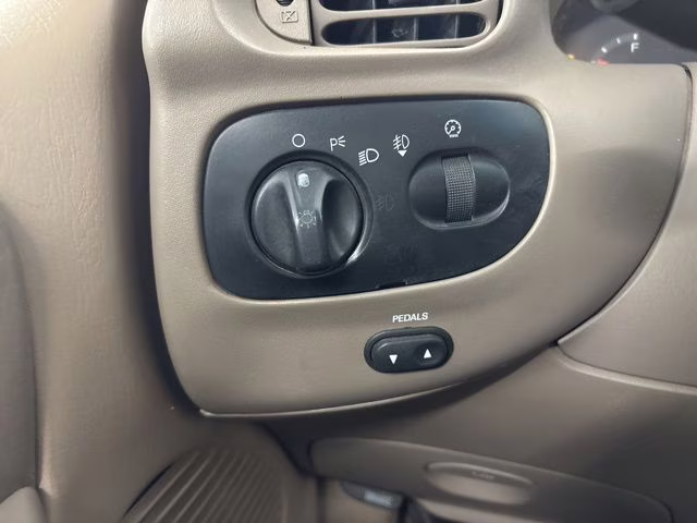 2001 Arizona Beige Clearcoat Metallic Ford F-150 XLT 4X4 Truck