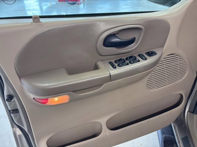 2001 Arizona Beige Clearcoat Metallic Ford F-150 XLT 4X4 Truck