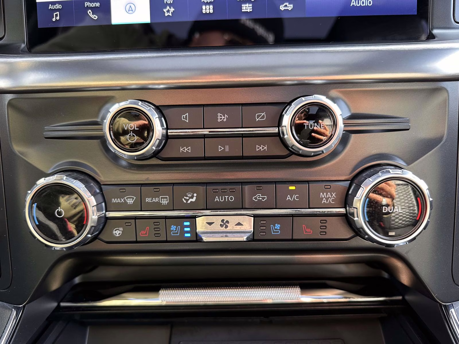 2022 Agate Black Metallic Ford F-150 LARIAT 4WD SuperCrew 5.5' Box 4X4 Truck