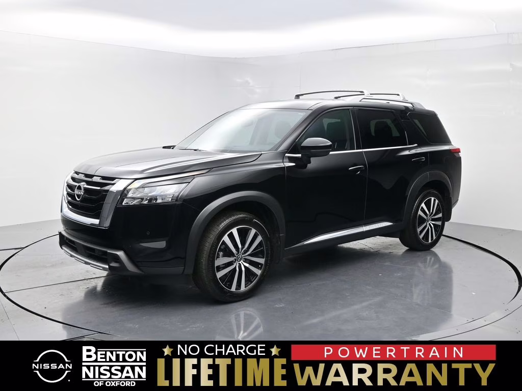 2025 Super Black Nissan Pathfinder Platinum FWD SUV