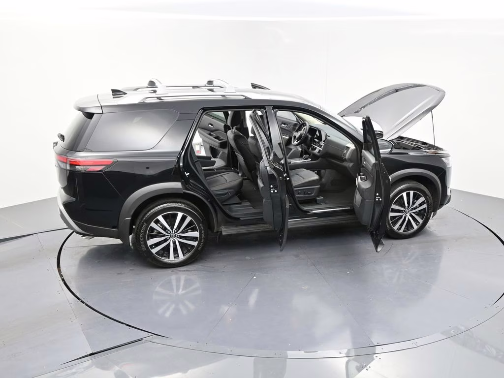 2025 Super Black Nissan Pathfinder Platinum FWD SUV
