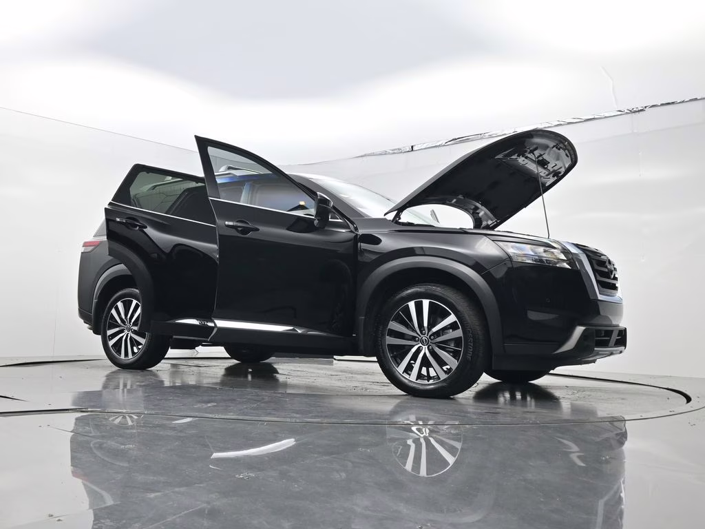 2025 Super Black Nissan Pathfinder Platinum FWD SUV