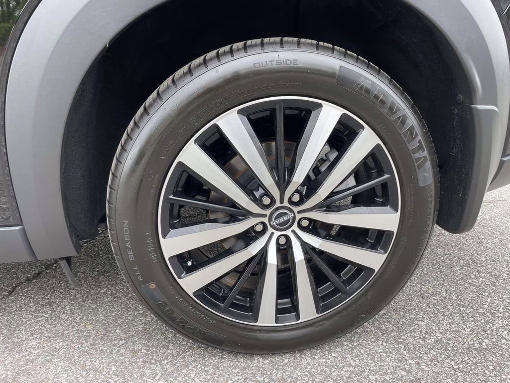 2024 Super Black Nissan Pathfinder Platinum FWD SUV