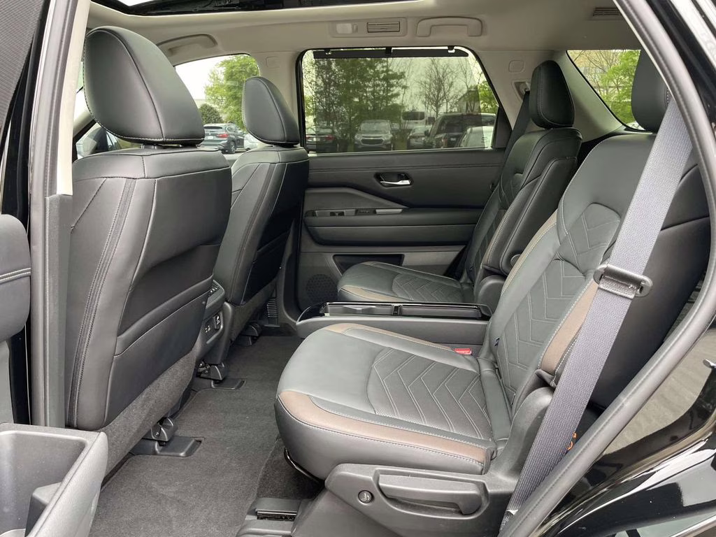 2024 Super Black Nissan Pathfinder Platinum FWD SUV