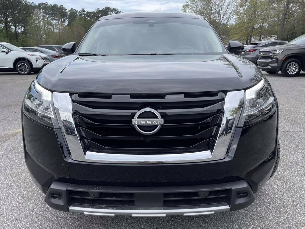 2024 Super Black Nissan Pathfinder Platinum FWD SUV
