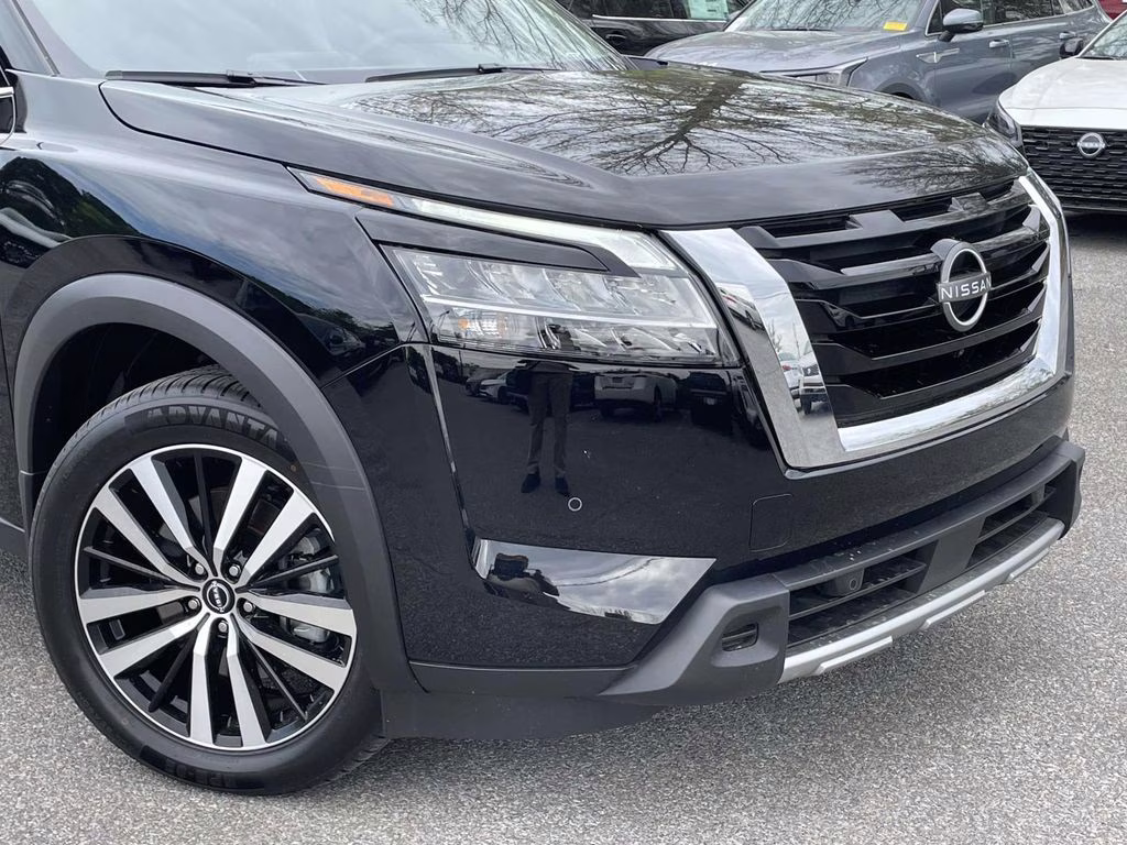 2024 Super Black Nissan Pathfinder Platinum FWD SUV