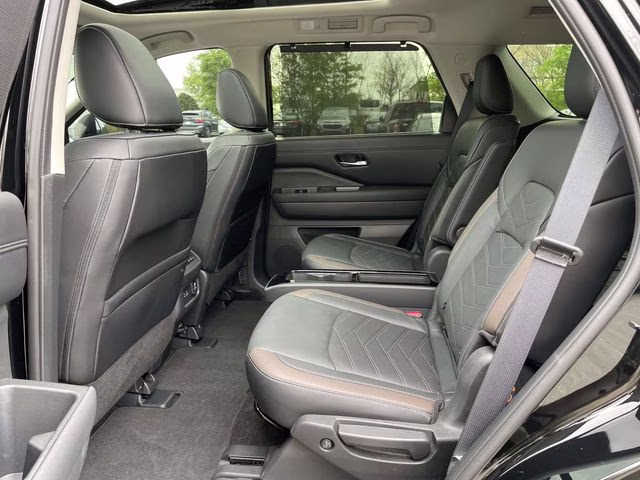 2024 Super Black Nissan Pathfinder Platinum FWD SUV