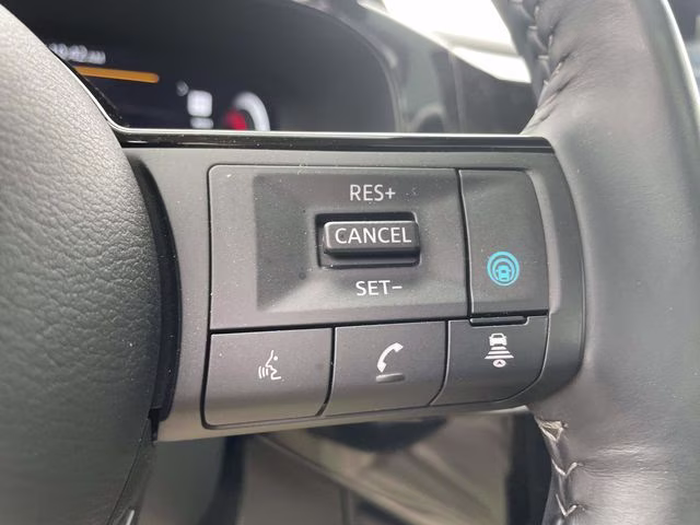 2024 Super Black Nissan Pathfinder Platinum FWD SUV