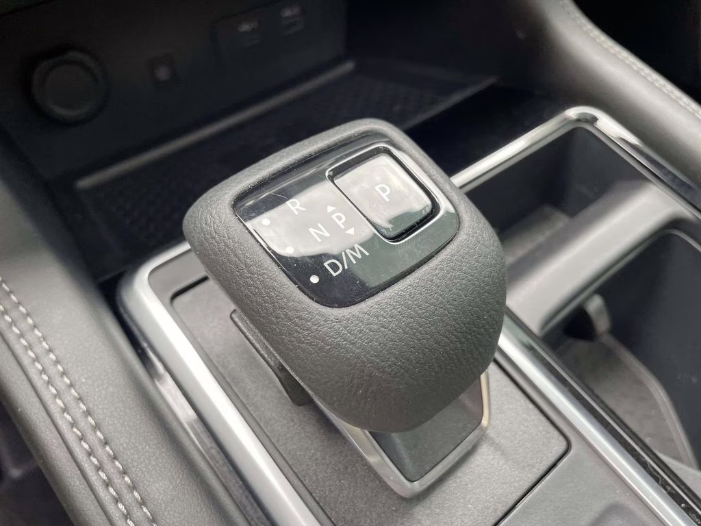 2024 Super Black Nissan Pathfinder Platinum FWD SUV