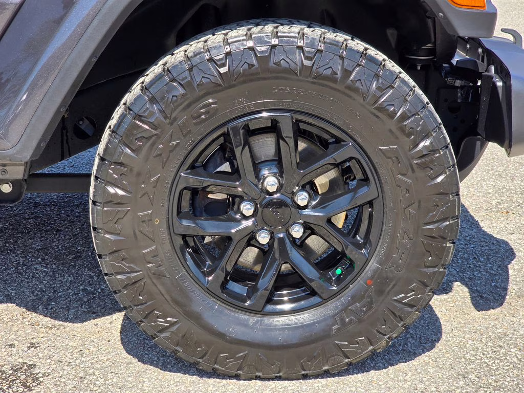 2021 Granite Crystal Metallic Clearcoat Jeep Gladiator Sport 4X4 Truck