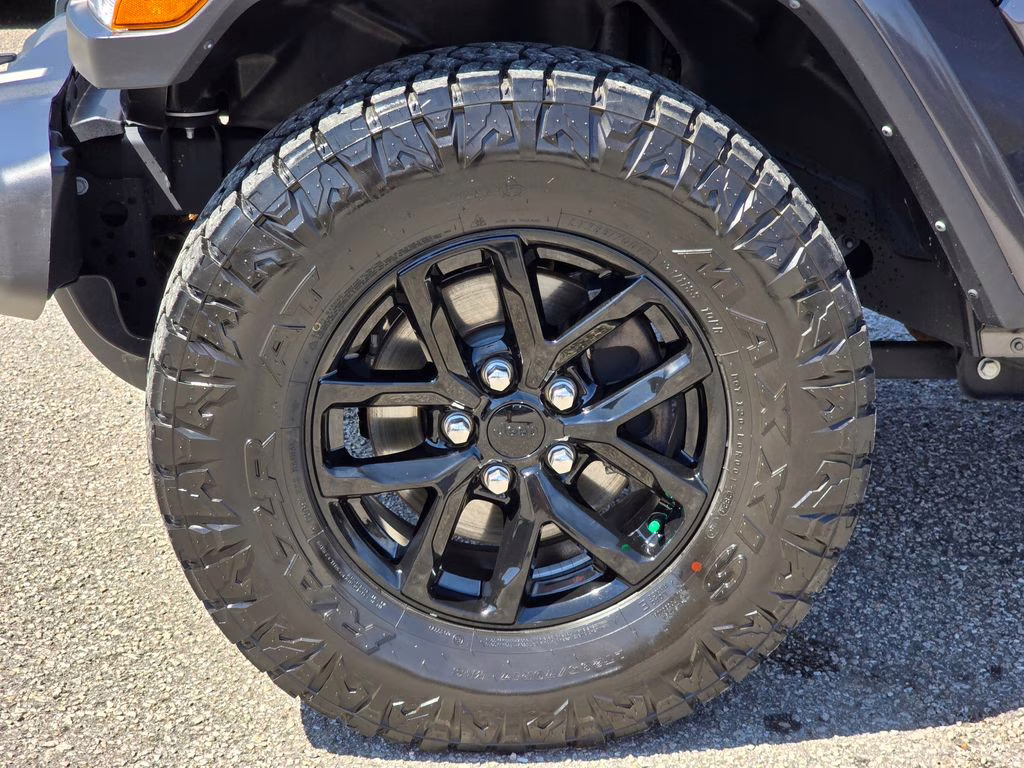 2021 Granite Crystal Metallic Clearcoat Jeep Gladiator Sport 4X4 Truck