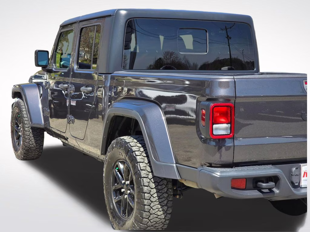 2021 Granite Crystal Metallic Clearcoat Jeep Gladiator Sport 4X4 Truck