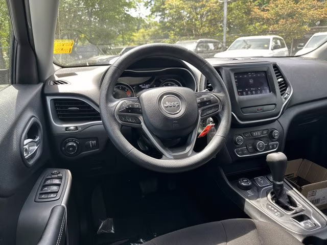 2019 Bright White Clearcoat Jeep Cherokee Latitude 4X4 SUV