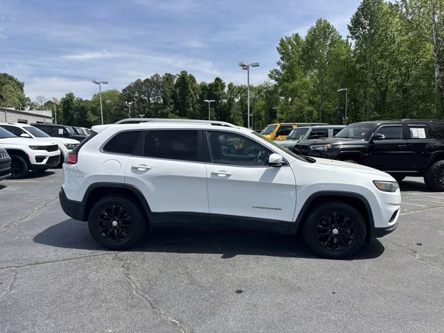 2019 Bright White Clearcoat Jeep Cherokee Latitude 4X4 SUV