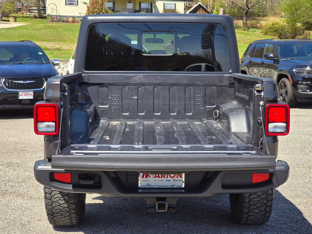 2021 Granite Crystal Metallic Clearcoat Jeep Gladiator Sport 4X4 Truck