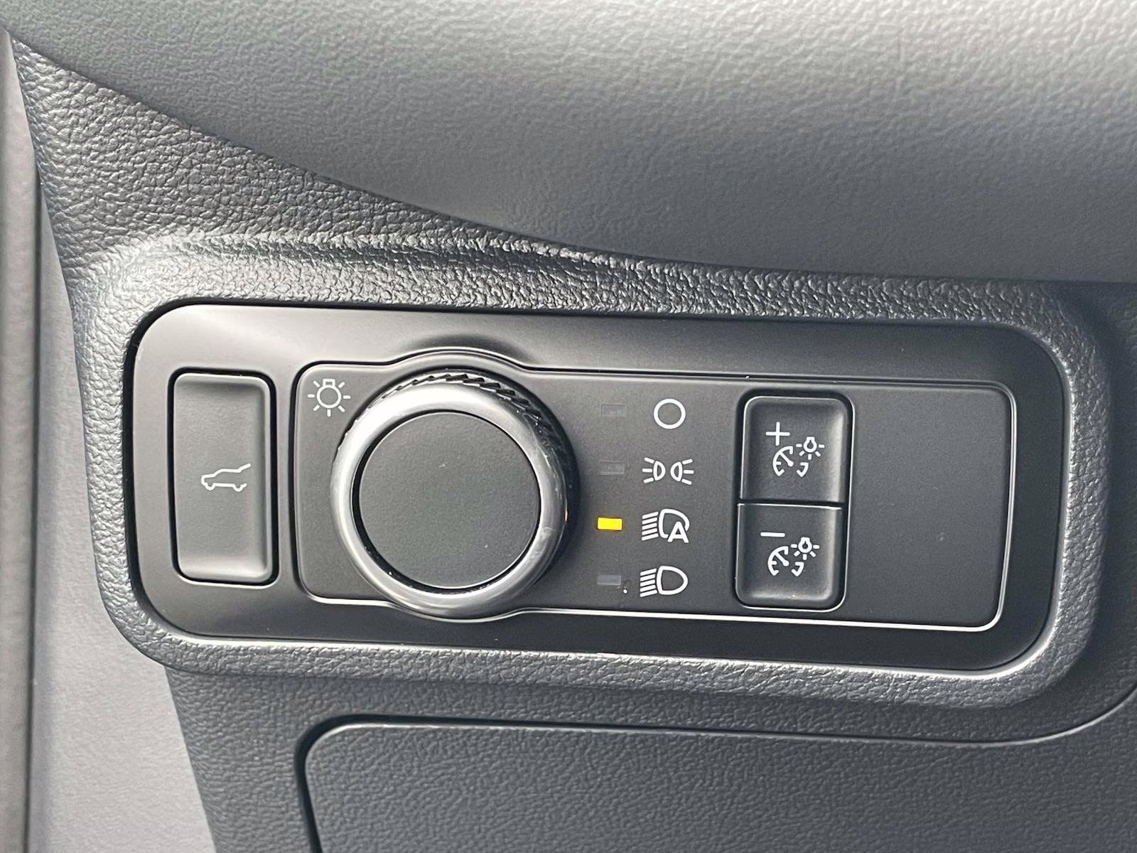 2025 Carbonized Gray Metallic Ford Explorer Active RWD SUV