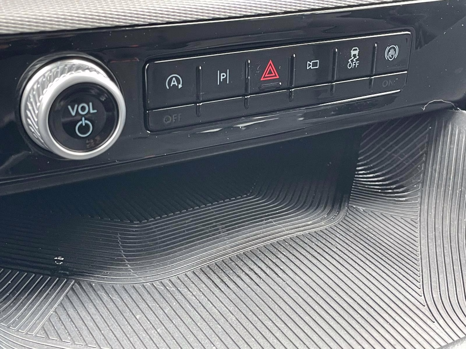 2025 Carbonized Gray Metallic Ford Explorer Active RWD SUV