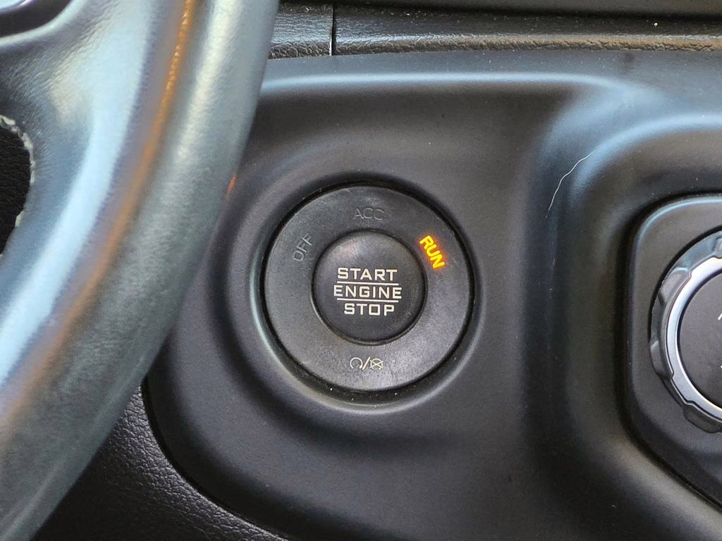 2021 Granite Crystal Metallic Clearcoat Jeep Gladiator Sport 4X4 Truck