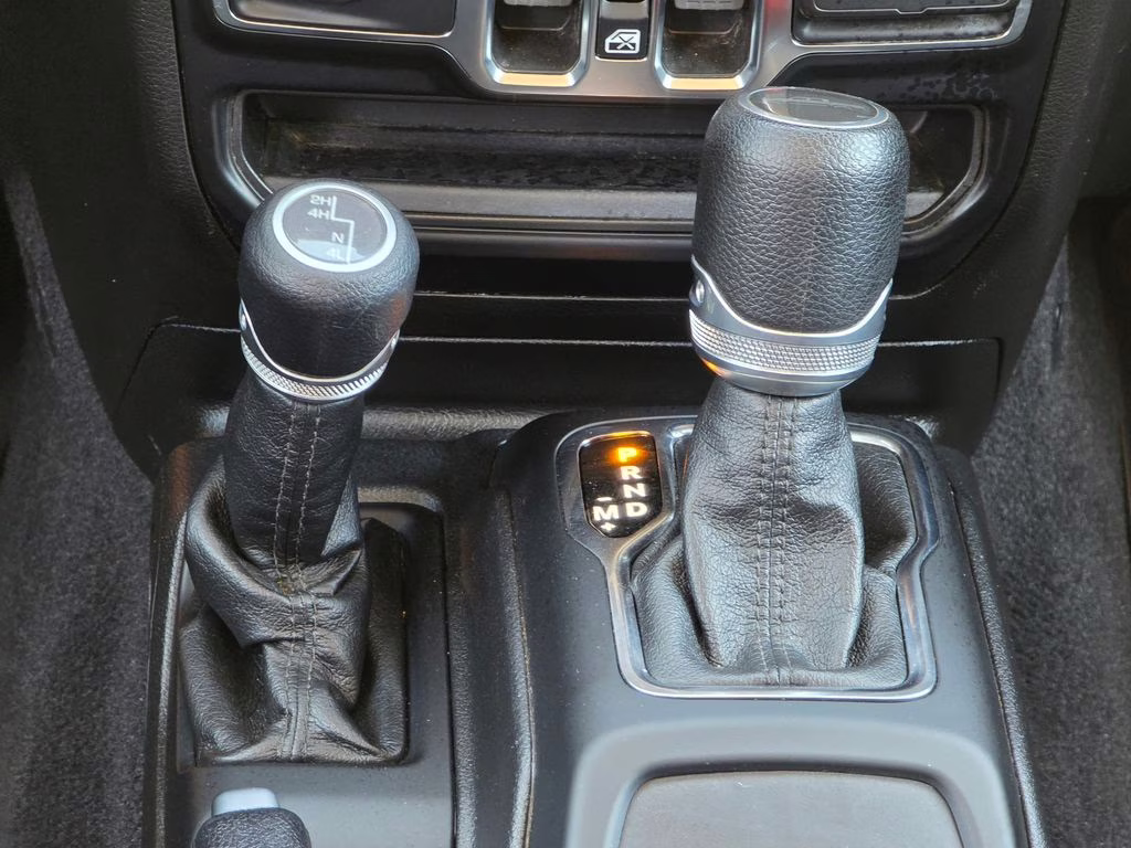 2021 Granite Crystal Metallic Clearcoat Jeep Gladiator Sport 4X4 Truck