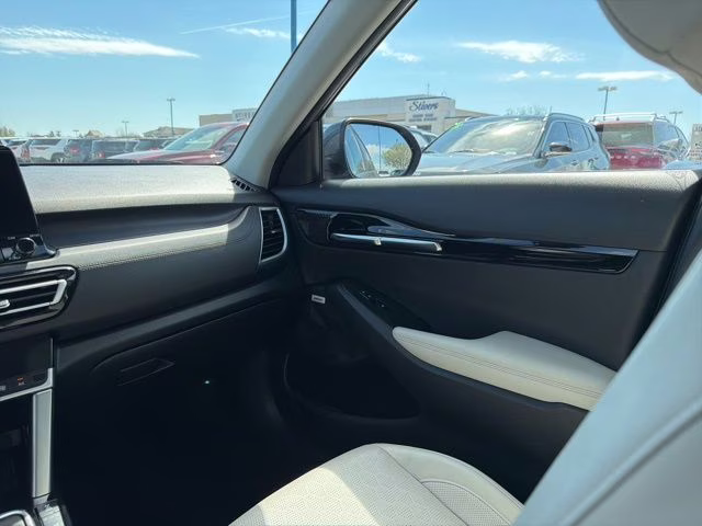 2022 Gravity Gray Kia Seltos SX AWD SUV