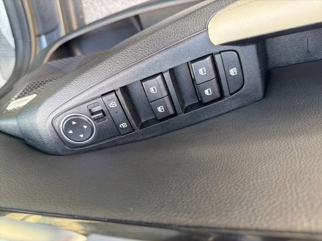 2022 Gravity Gray Kia Seltos SX AWD SUV