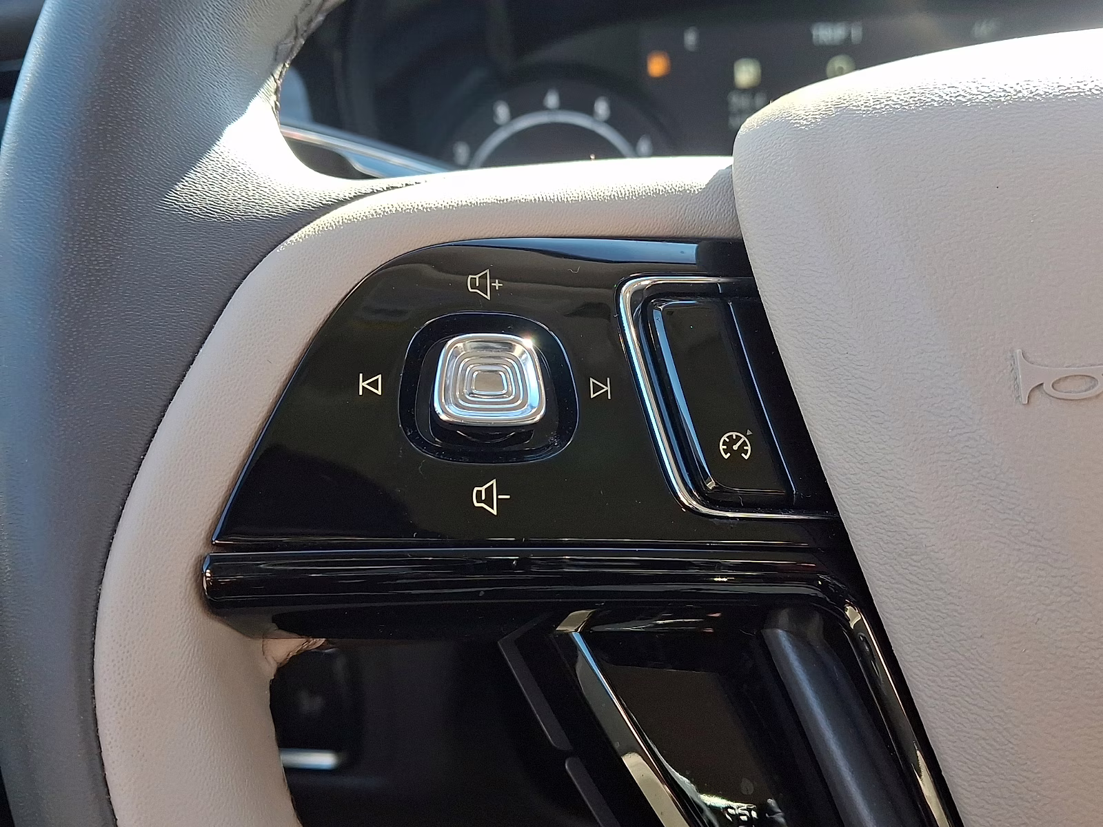 2022 Bronze Smoke Metallic Premium Colorant - EF Lincoln Corsair Standard AWD