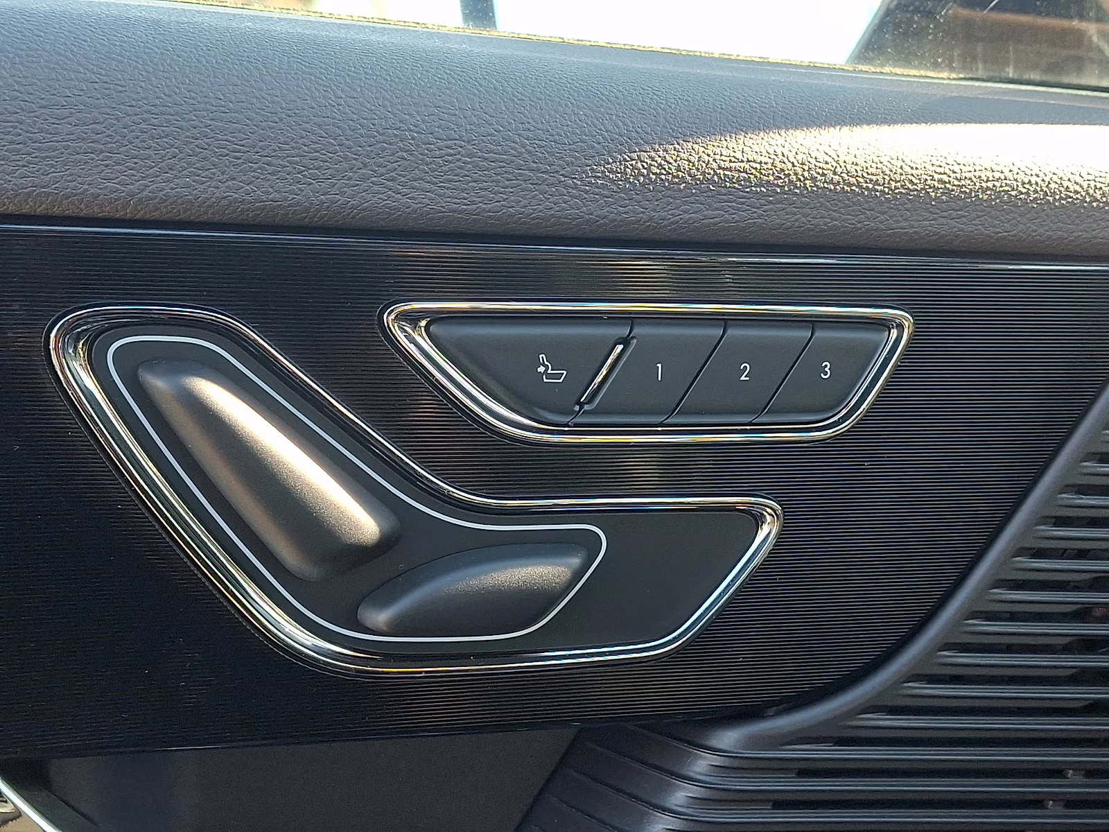 2022 Bronze Smoke Metallic Premium Colorant - EF Lincoln Corsair Standard AWD