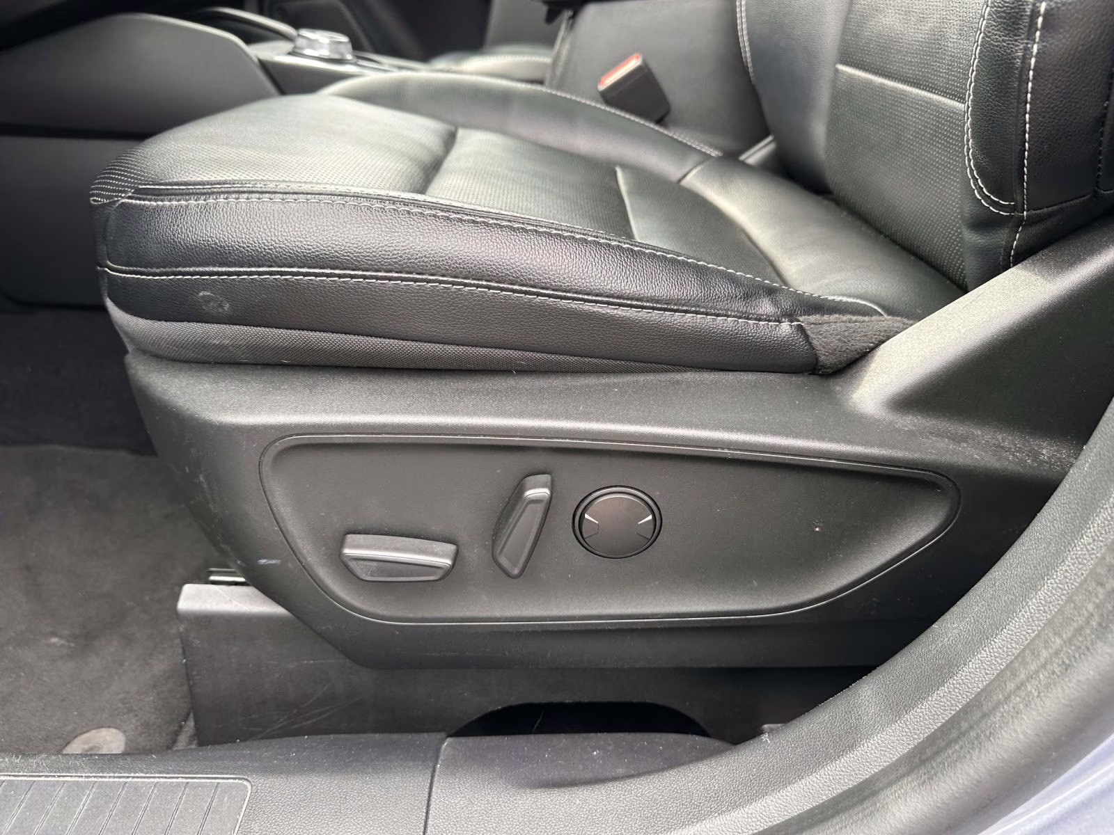 2022 Iced Blue Silver Metallic Ford Escape SEL AWD AWD SUV