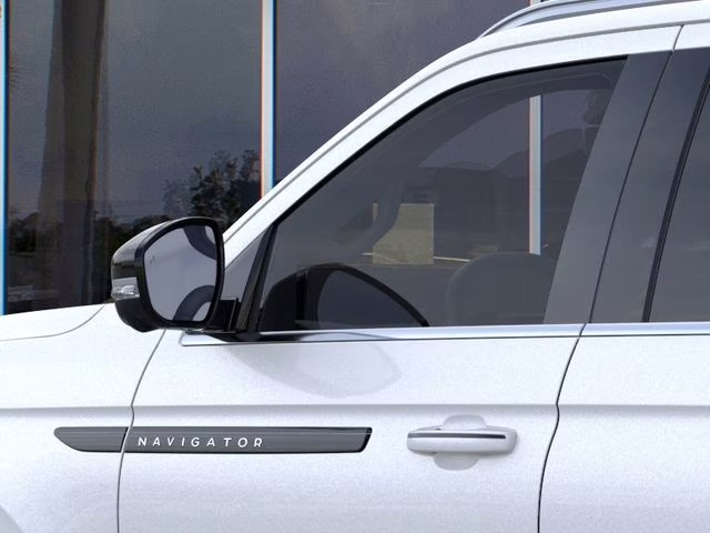 2026 Star White Metallic Tri-Coat Lincoln Navigator L Black Label 4X4 SUV