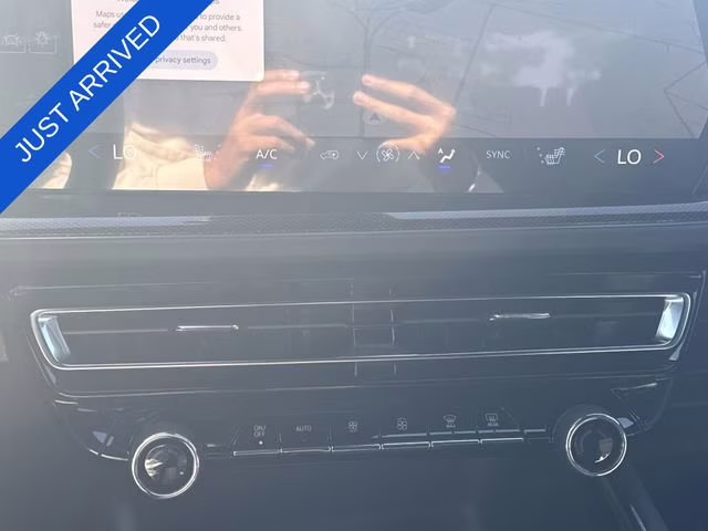 2026 Polar White Tricoat Chevrolet Traverse Z71 AWD SUV