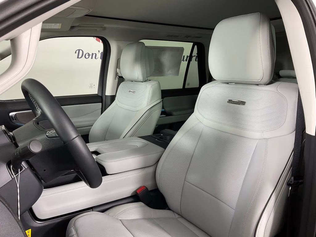 2026 White Ford Expedition Platinum 4X4 SUV