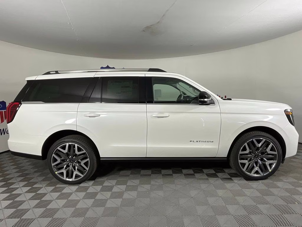 2026 White Ford Expedition Platinum 4X4 SUV