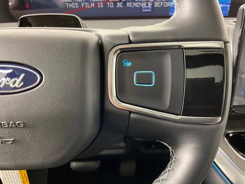 2026 White Ford Expedition Platinum 4X4 SUV