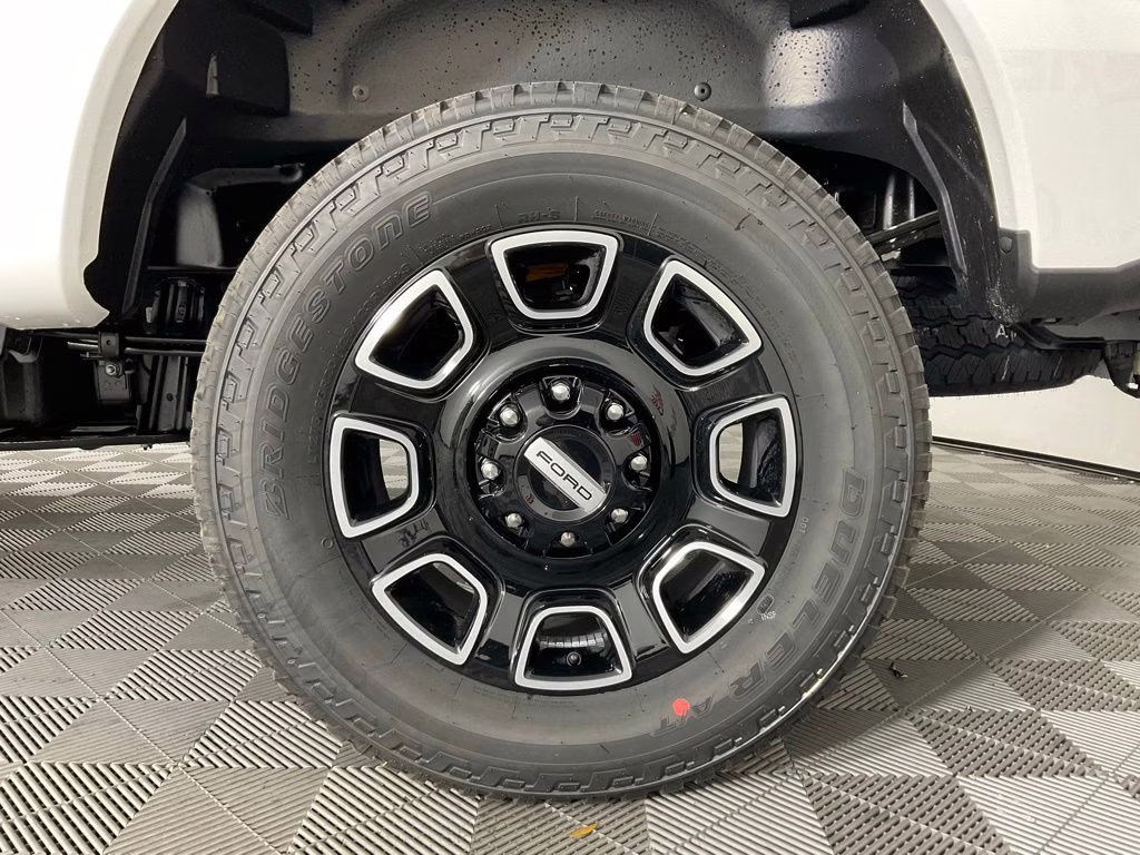 2026 White Ford Super Duty F-250 SRW Platinum 4X4 Truck