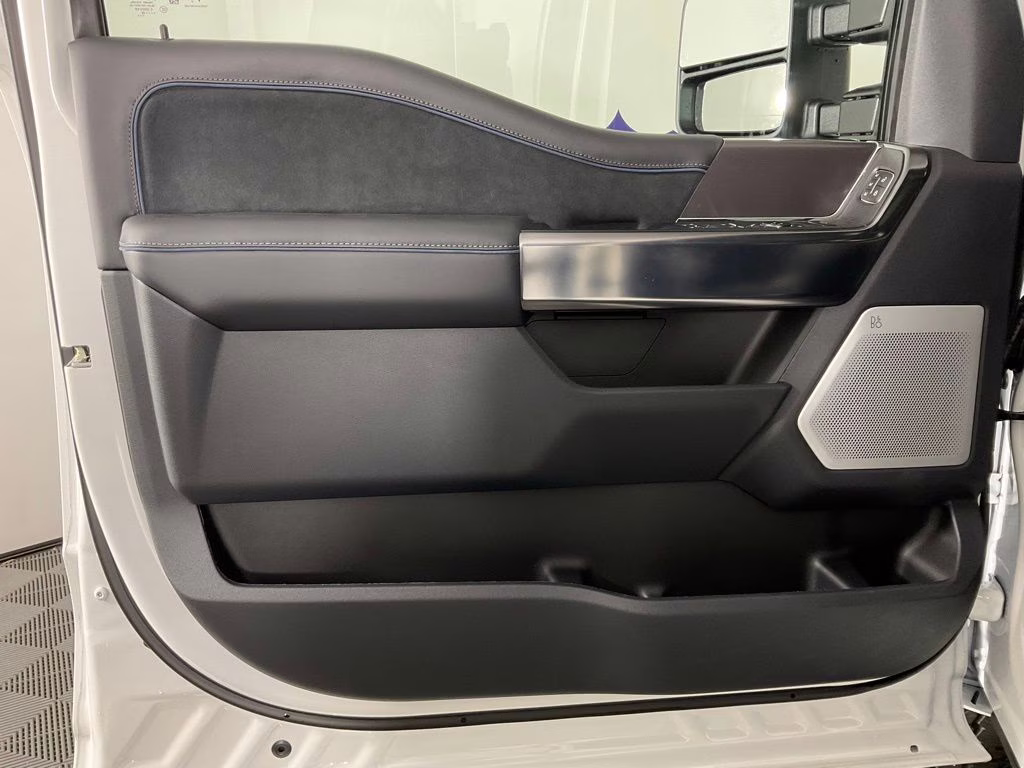 2026 White Ford Super Duty F-250 SRW Platinum 4X4 Truck