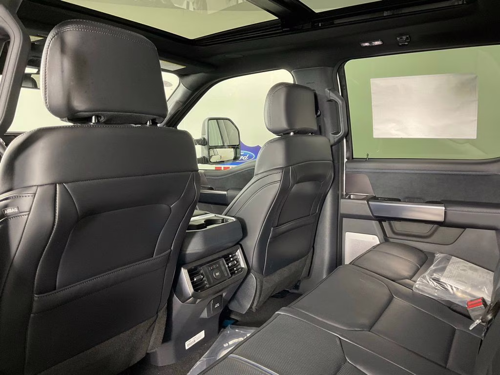 2026 White Ford Super Duty F-250 SRW Platinum 4X4 Truck