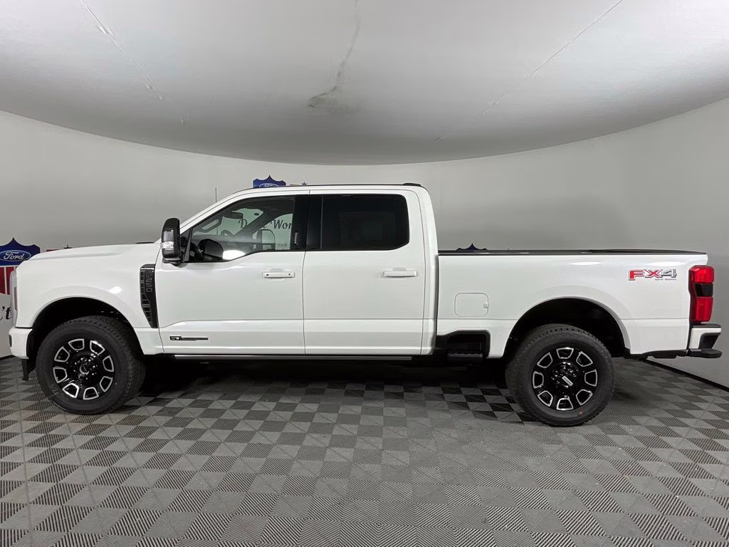 2026 White Ford Super Duty F-250 SRW Platinum 4X4 Truck