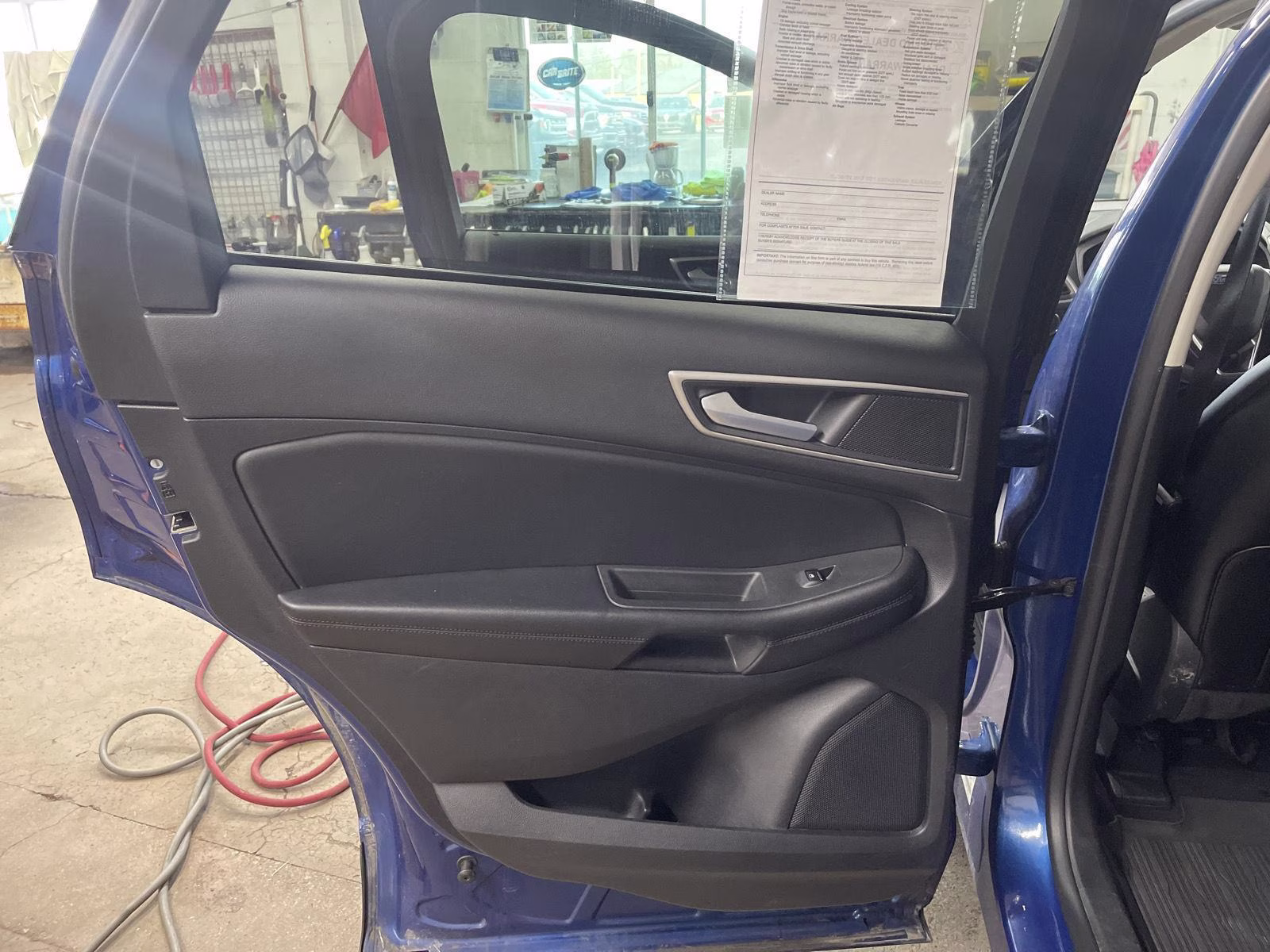 2022 Atlas Blue Metallic Ford Edge SEL AWD SUV