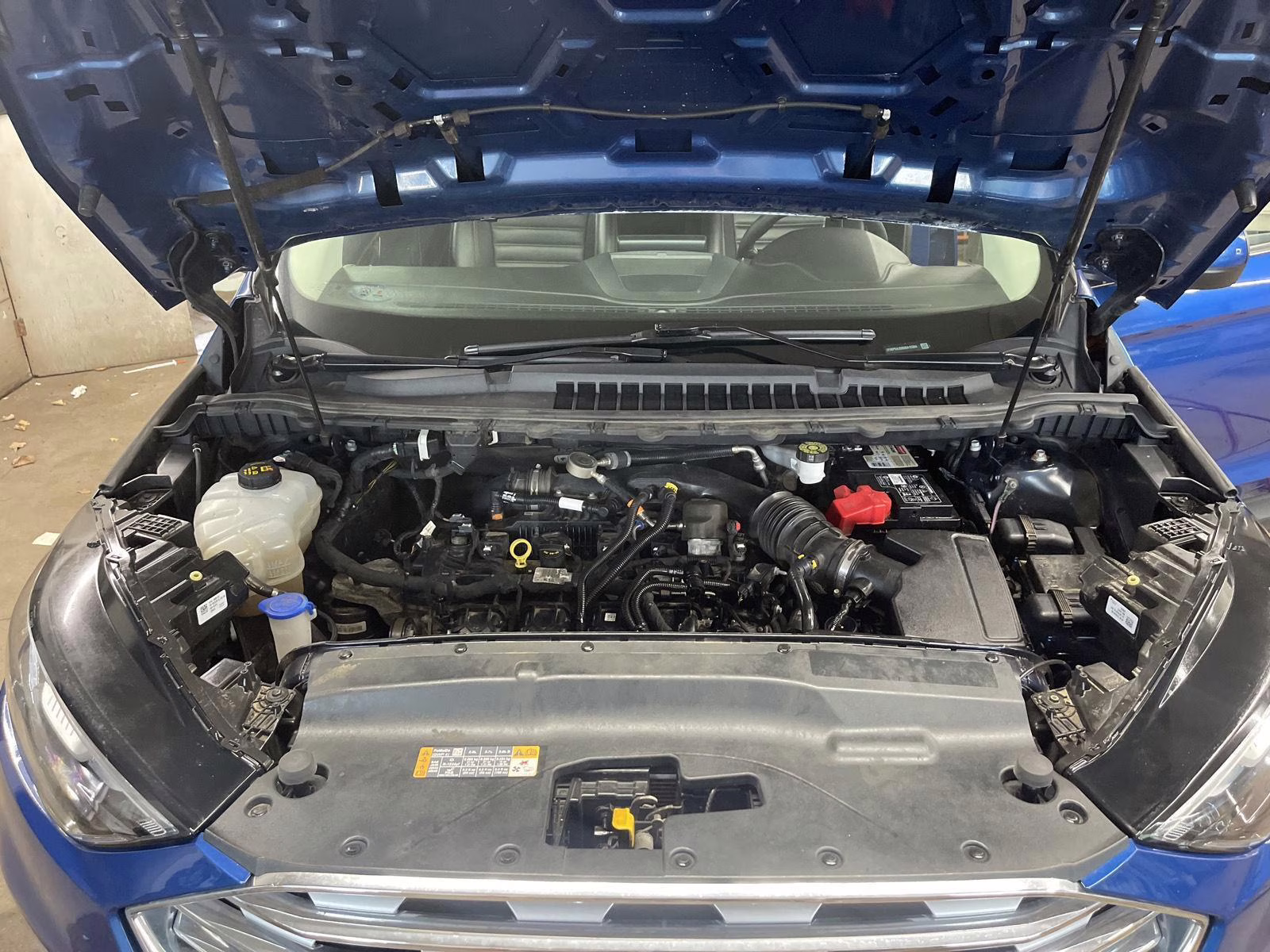 2022 Atlas Blue Metallic Ford Edge SEL AWD SUV