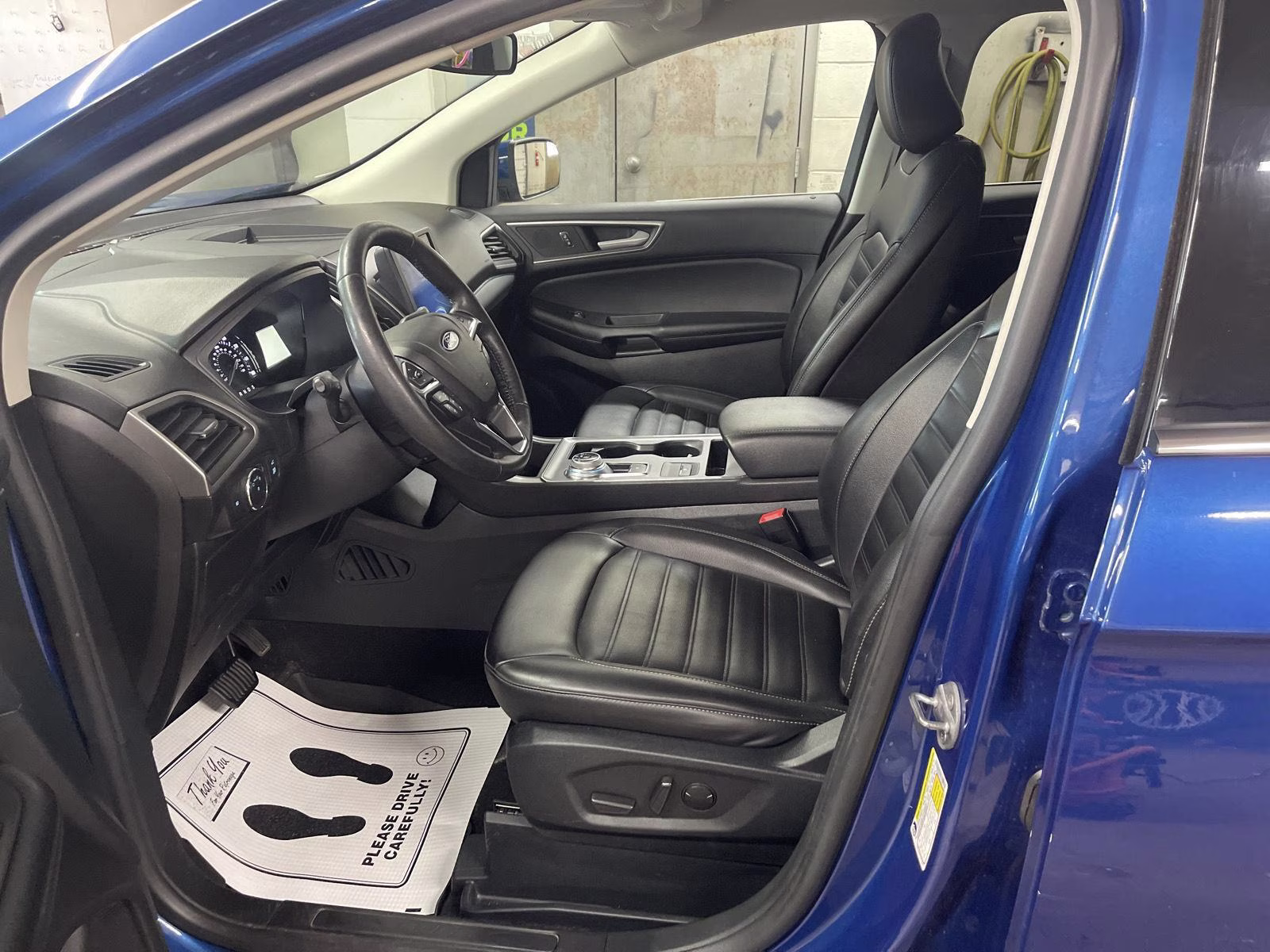 2022 Atlas Blue Metallic Ford Edge SEL AWD SUV