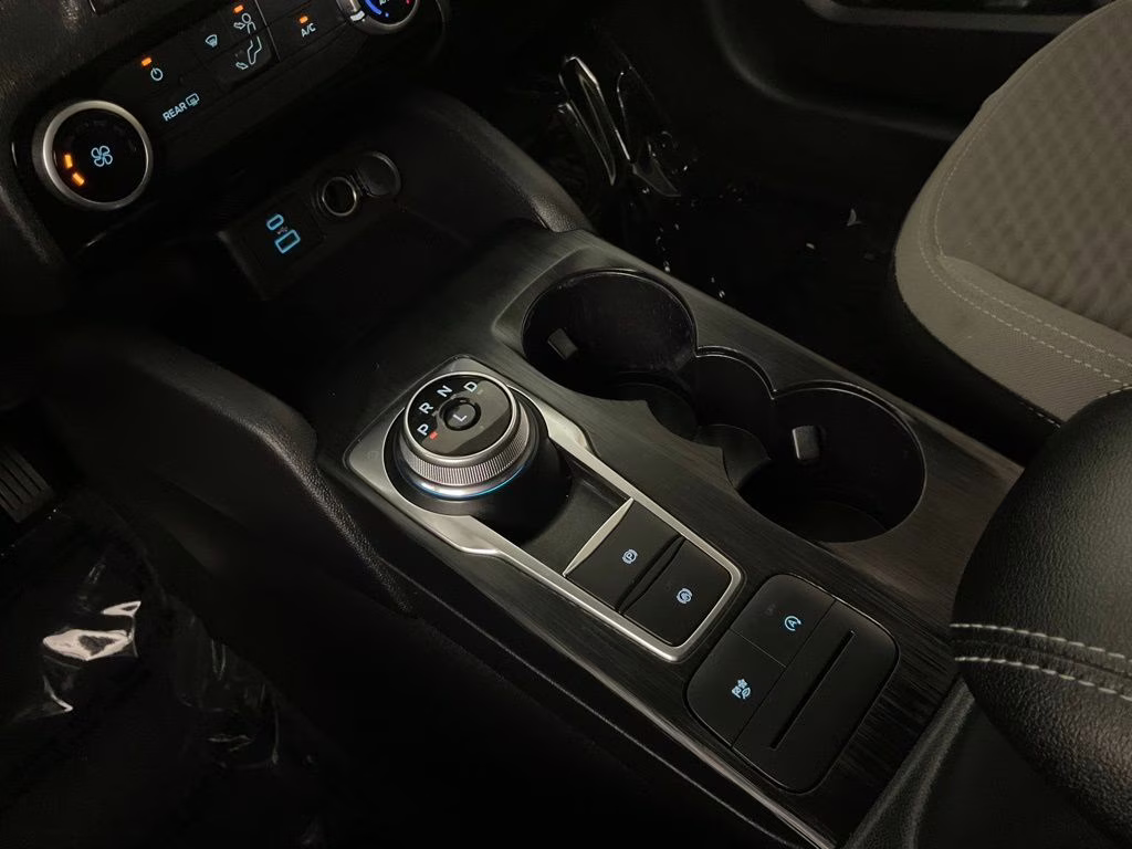 2022 Blue Metallic Ford Escape SE FWD SUV