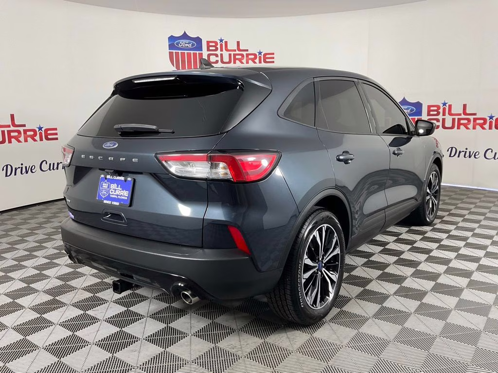 2022 Blue Metallic Ford Escape SE FWD SUV