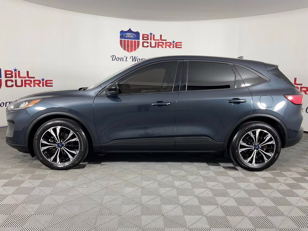 2022 Blue Metallic Ford Escape SE FWD SUV