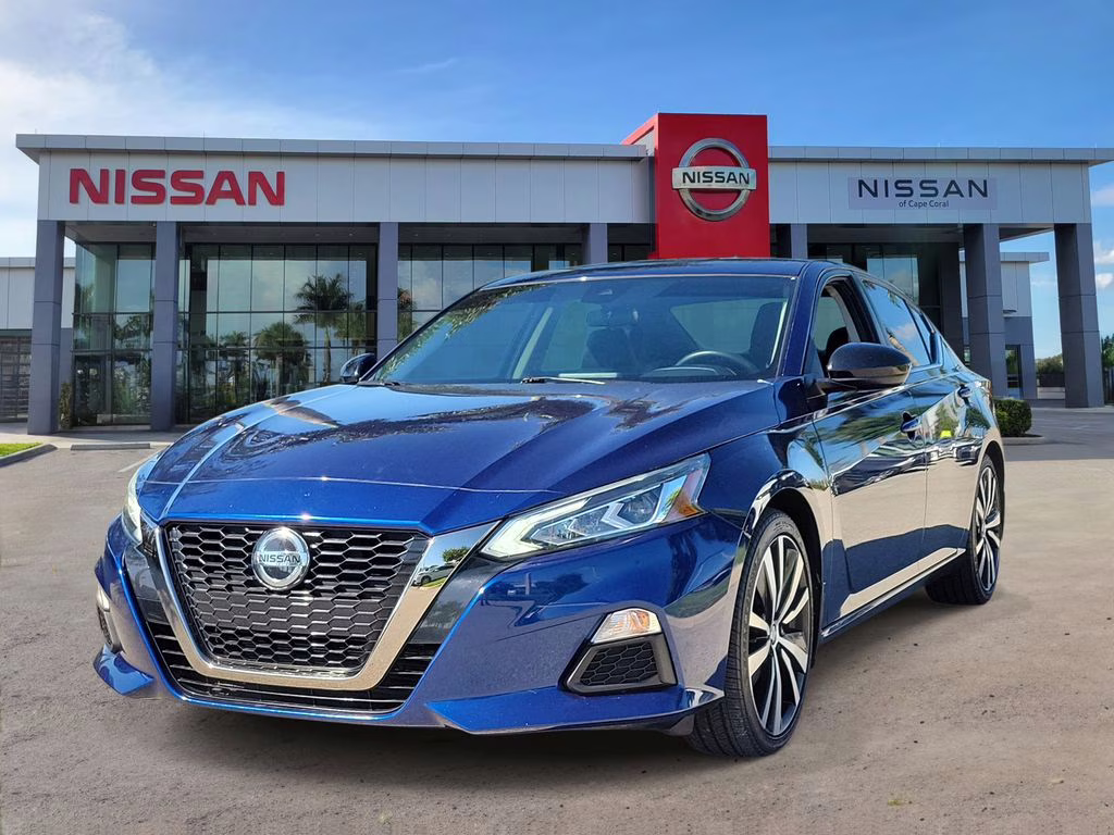 2022 Deep Blue Pearl Nissan Altima 2.5 SR FWD Sedan