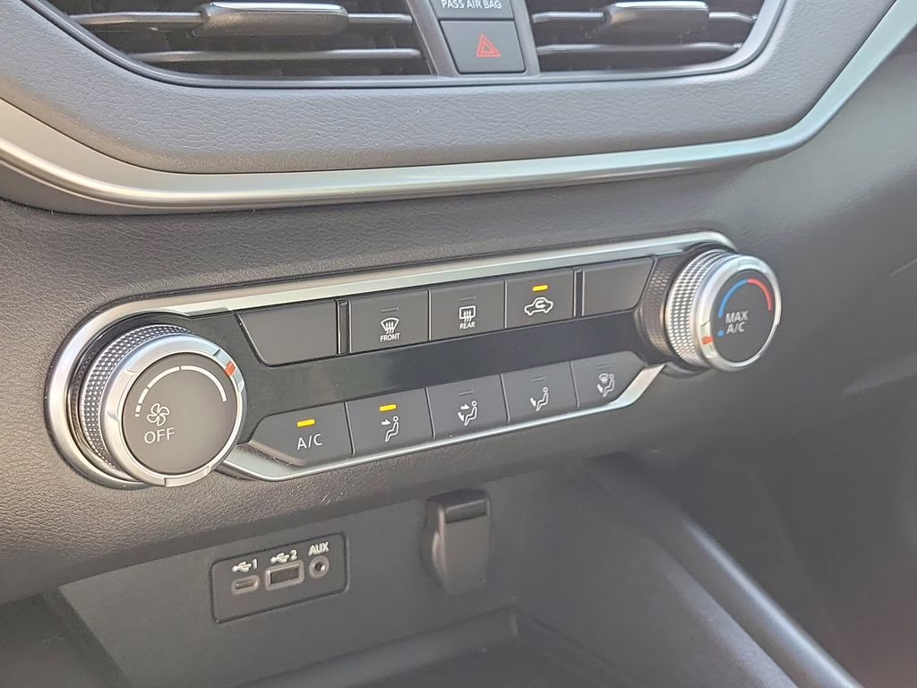 2022 Deep Blue Pearl Nissan Altima 2.5 SR FWD Sedan