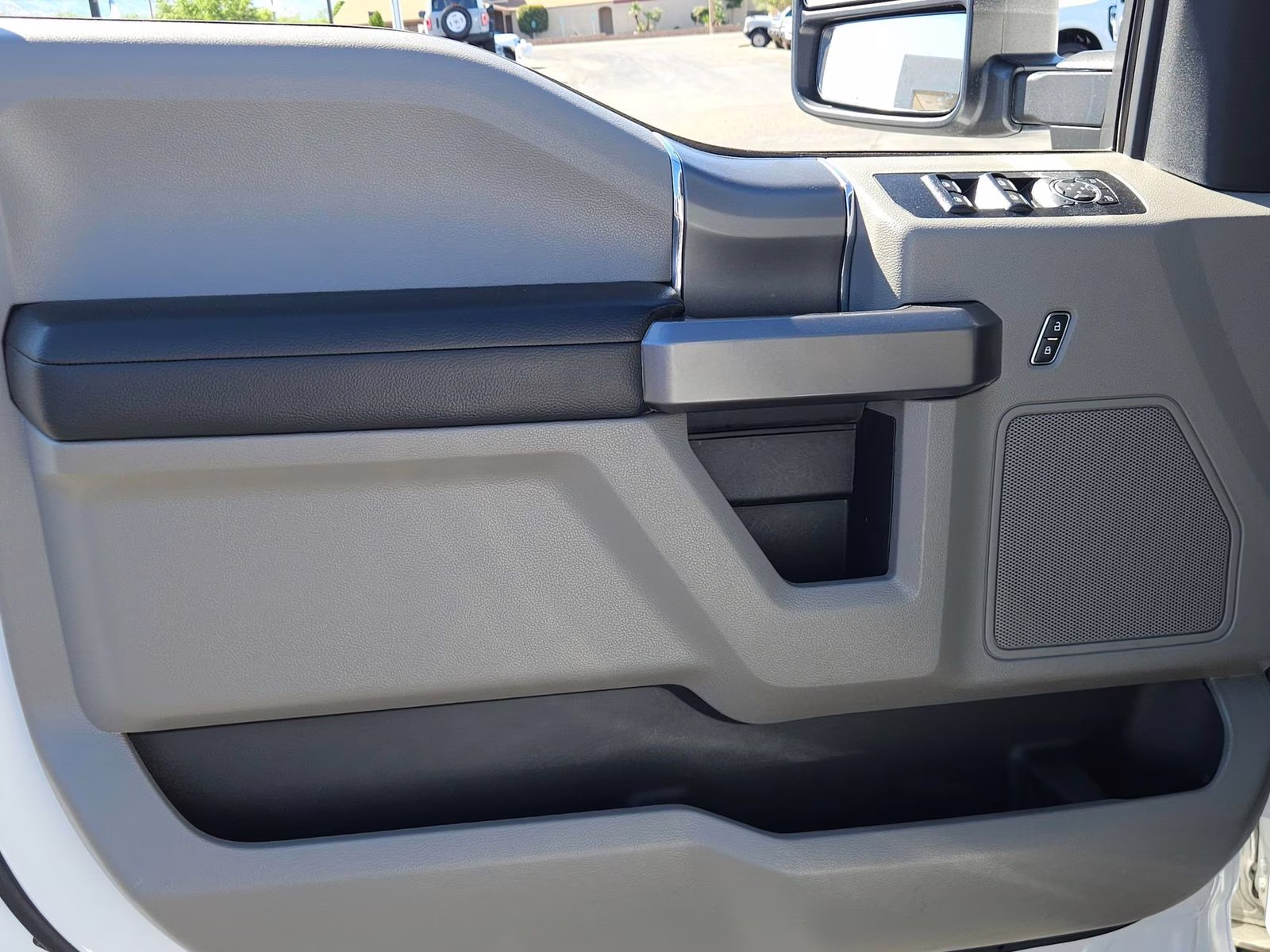 2020 Oxford White Ford F-150 XLT 4X4 Truck