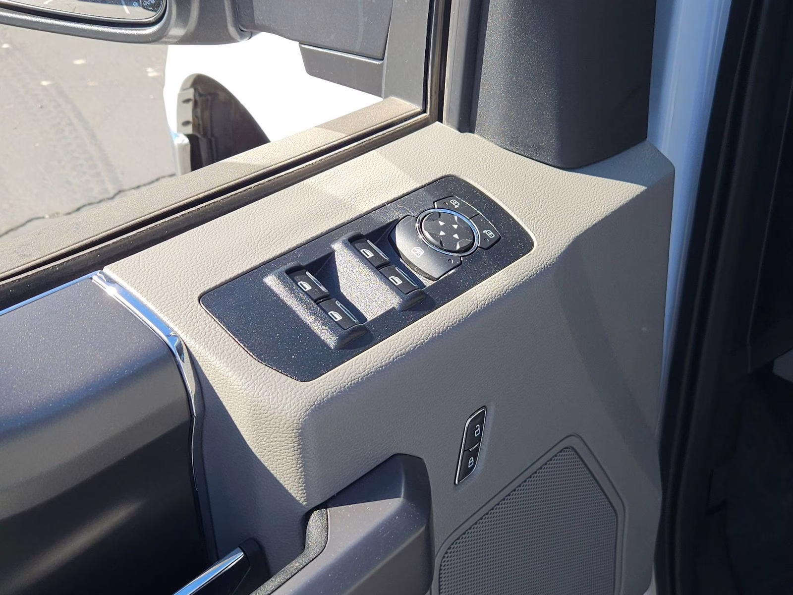 2020 Oxford White Ford F-150 XLT 4X4 Truck